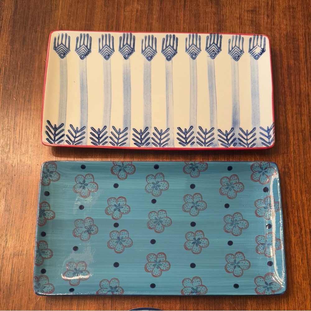 Set of Two Patterned Serving Trays